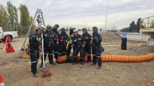 los especialistas en trabajos con espacios confinados |vertical services